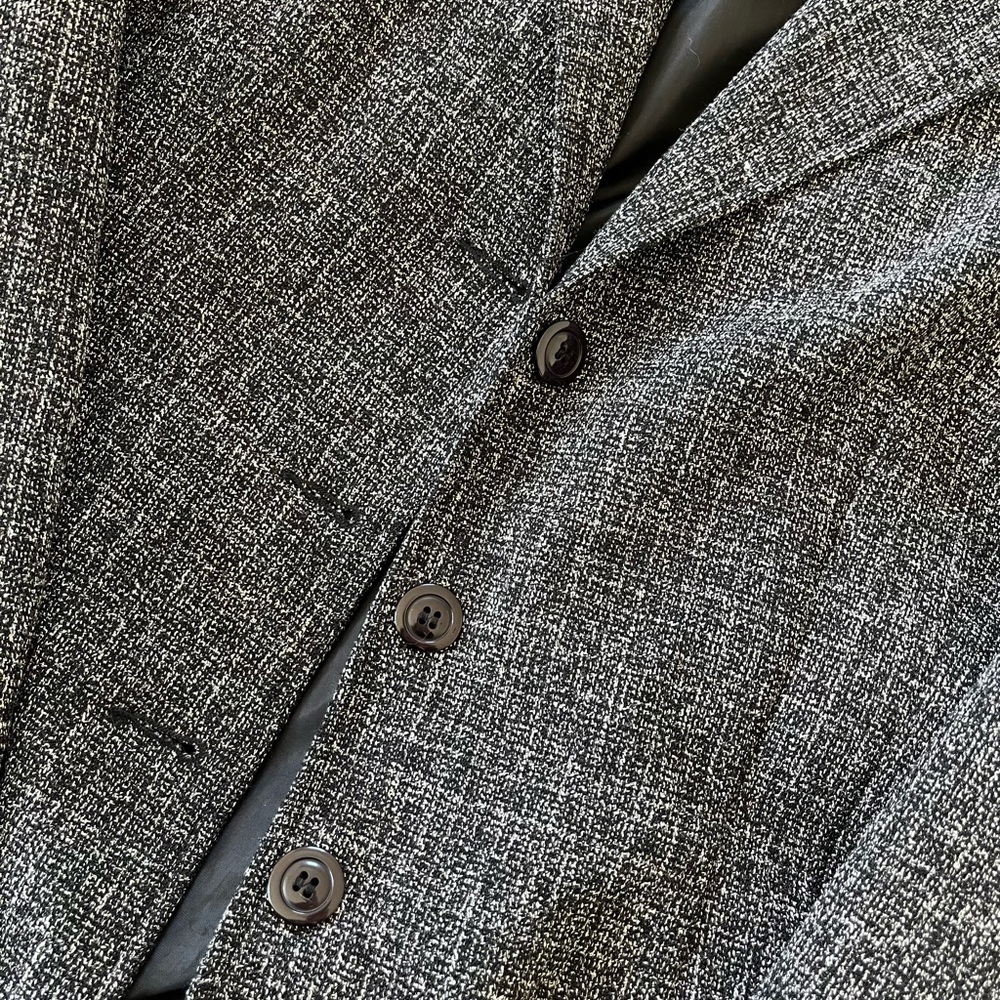 Blazer - Picture 4 of 6